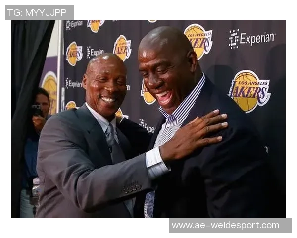 张佳玮分析NBA杯赛局势湖人持球得分能力位居联盟前列