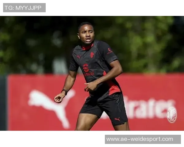 费内巴切对恩昆库表现出兴趣但他倾向于继续留在AC米兰