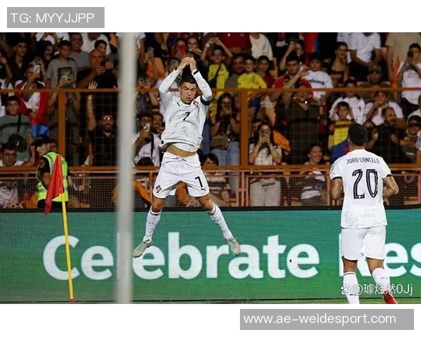 C罗有望在一年内成为足坛首位千球传奇引发热议 C罗有望在一年内成为足坛首位千球传奇引发热议